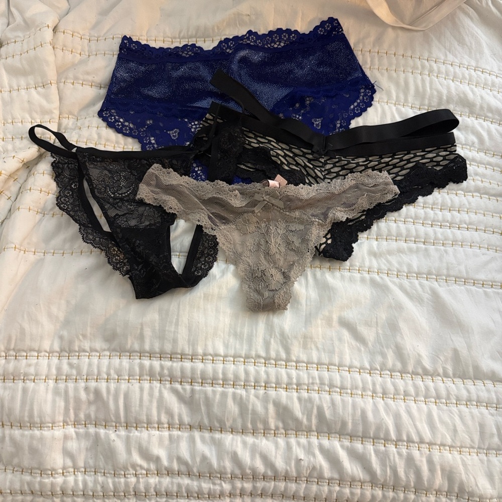 * VICTORIA’s SECRET * mystery bundle - thong, cheeky, bikini, sexy - MEDIUM - Picture 2 of 12